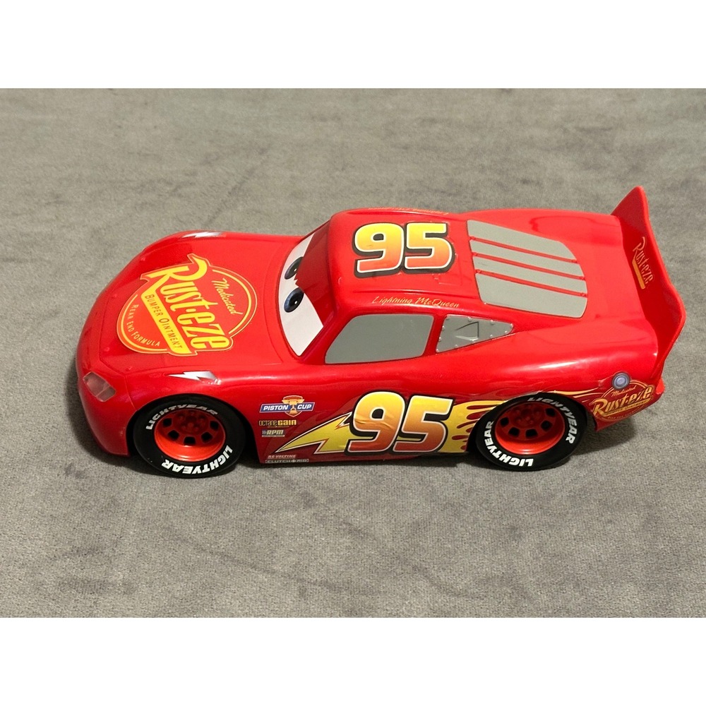 Disney Pixar Cars Lightning McQueen Mattel Red Toy Car 2016